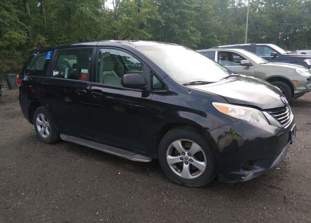2013 TOYOTA Sienna
