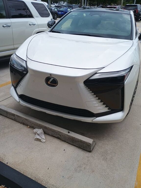 2023 LEXUS RZ 450e