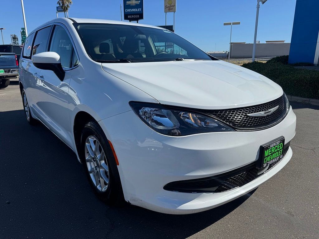 2022 CHRYSLER Voyager