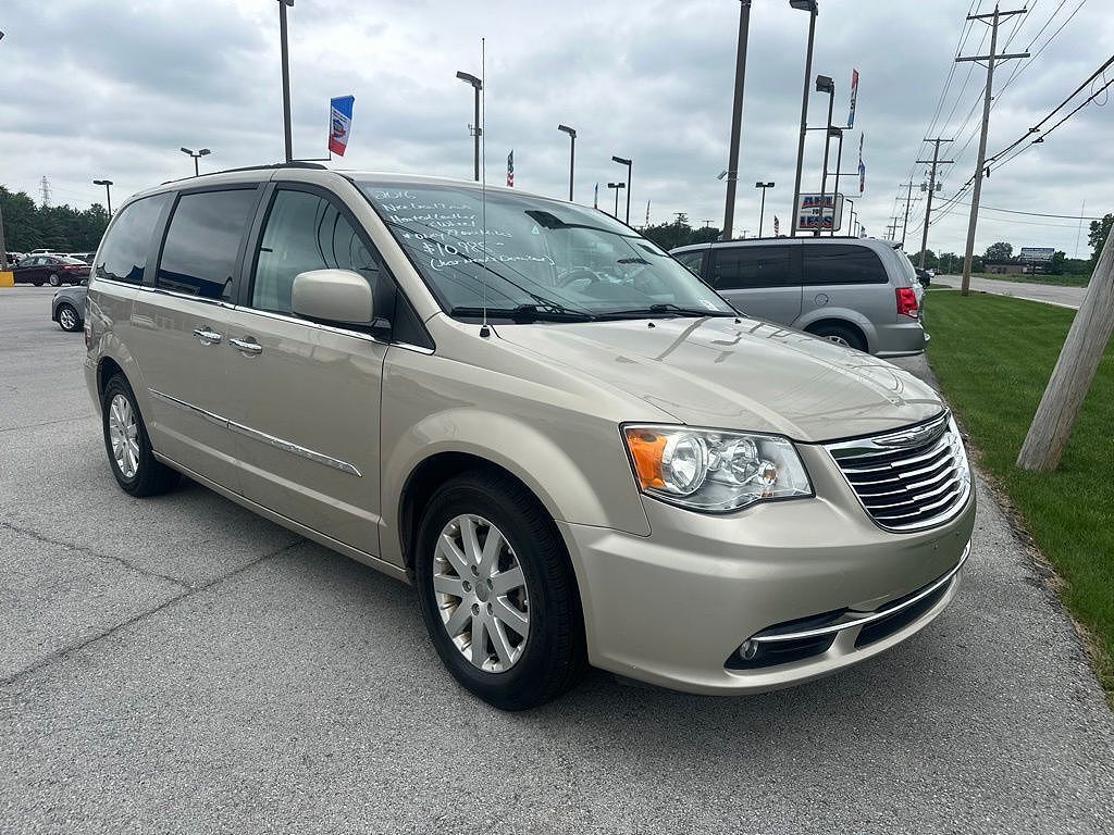 2016 CHRYSLER Town and Country