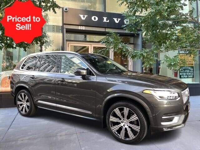 2022 VOLVO XC90