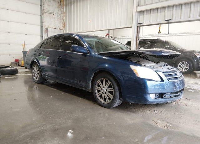 2005 TOYOTA Avalon