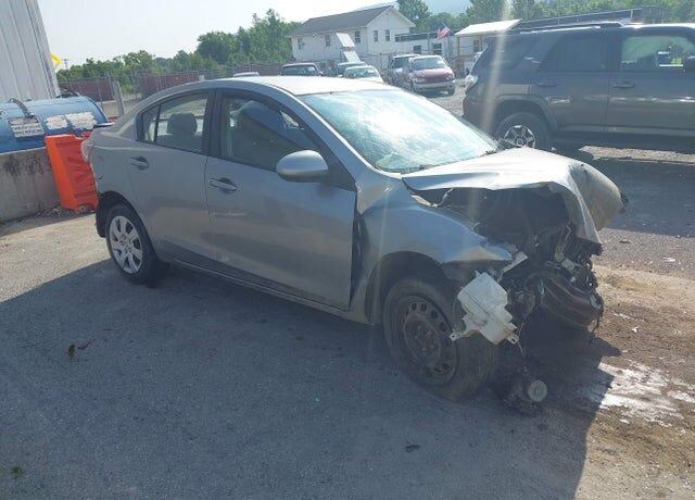 2010 MAZDA Mazda3