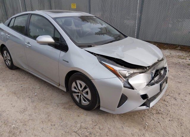 2016 TOYOTA PRIUS