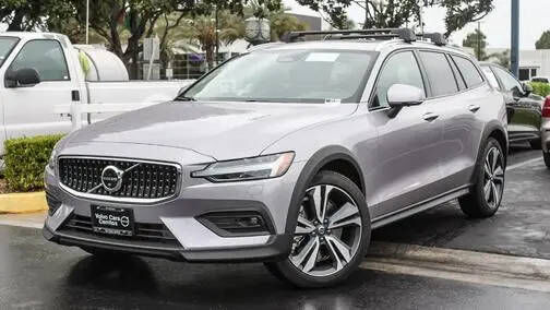 2026 VOLVO V60CC