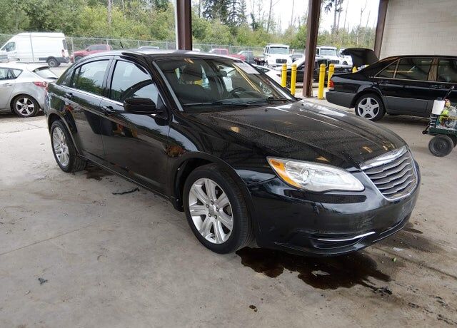 2013 CHRYSLER 200