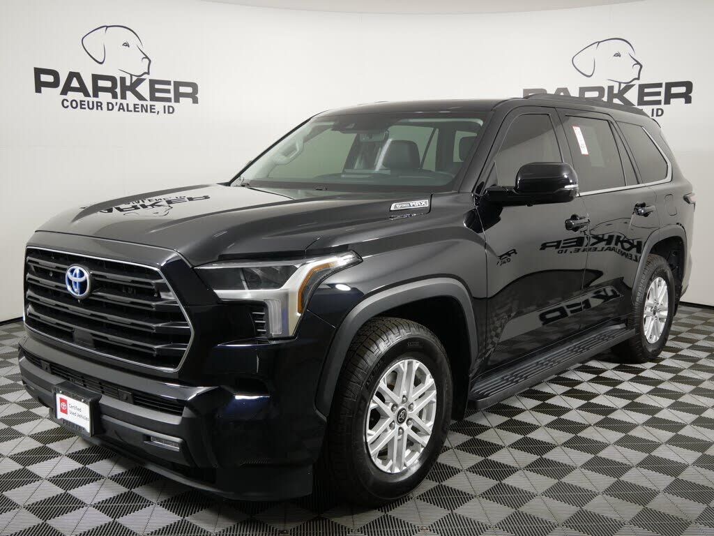 2024 TOYOTA Sequoia