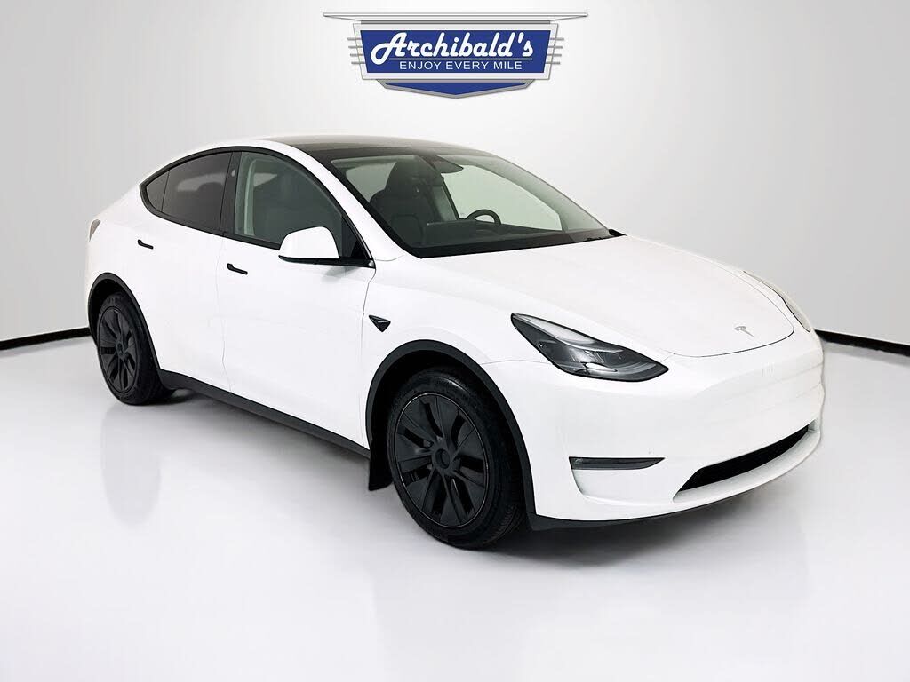 2024 TESLA Model Y