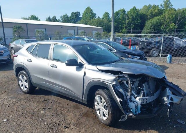 2025 CHEVROLET Trax