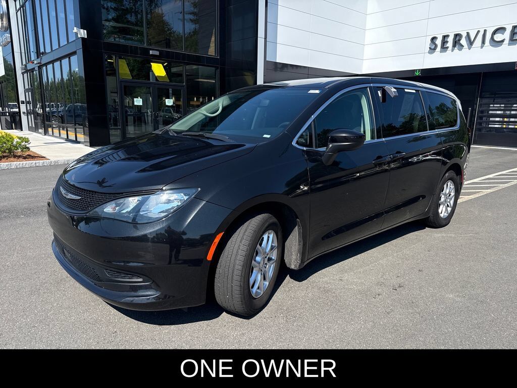 2023 CHRYSLER Voyager