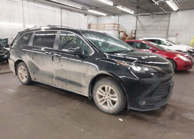 2022 TOYOTA Sienna