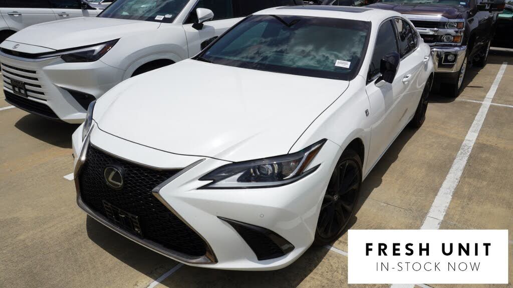 2024 LEXUS ES