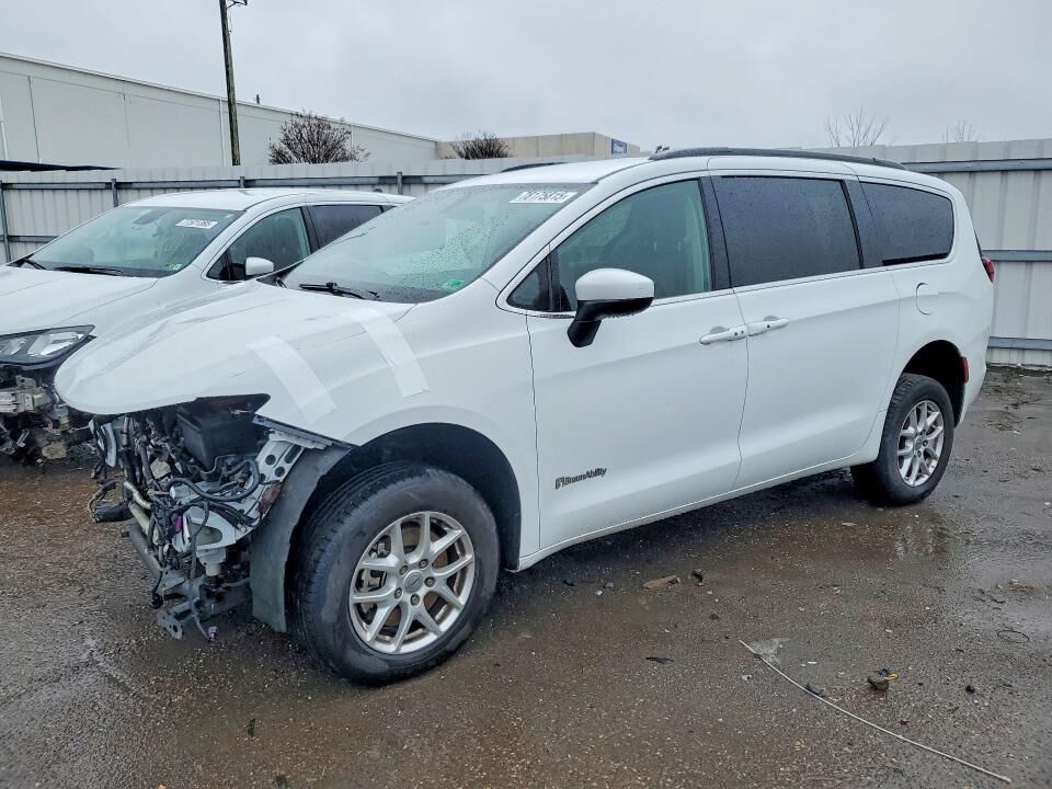2021 CHRYSLER Voyager
