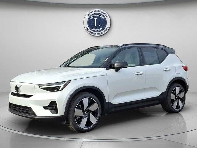 2026 VOLVO EX40