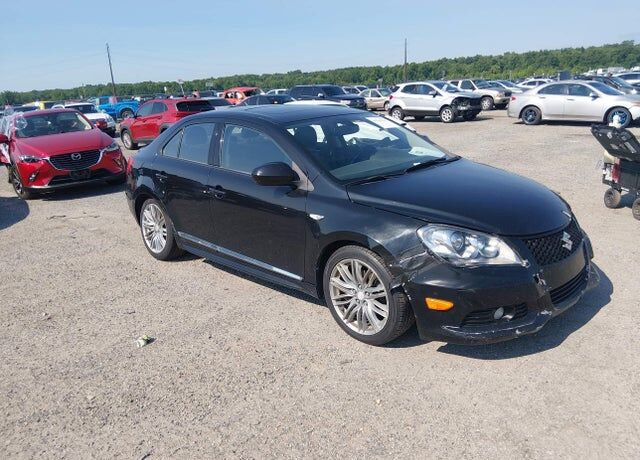 2012 SUZUKI Kizashi