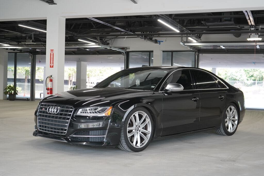 2017 AUDI S8