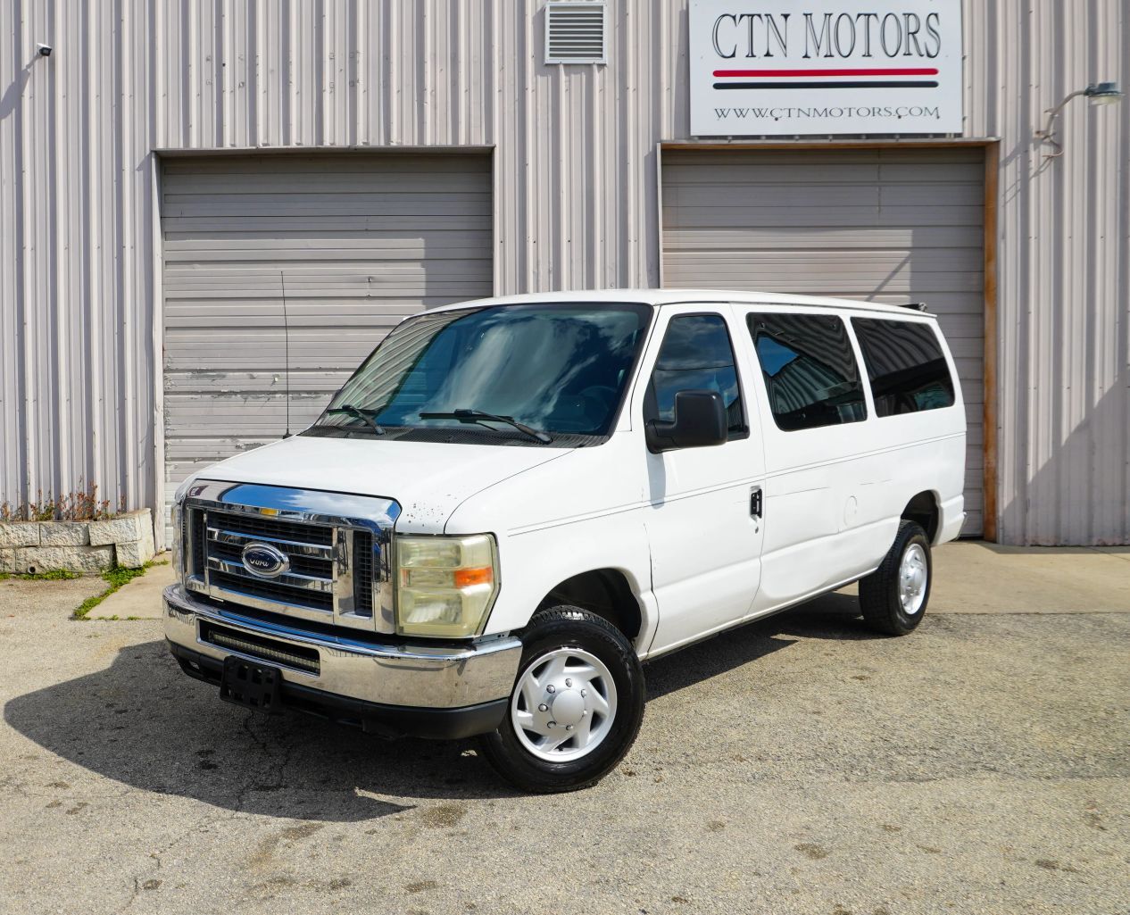 2011 FORD E-350