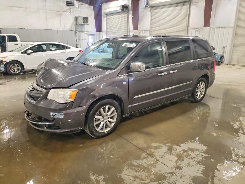 2014 CHRYSLER Town and Country