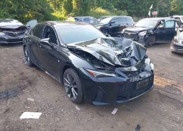 2022 LEXUS IS