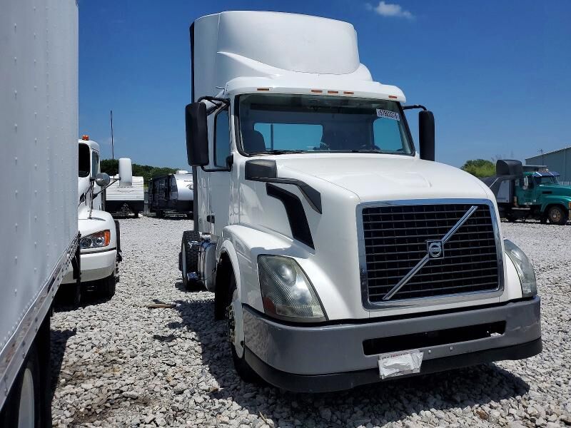 2017 VOLVO TRUCK VNL