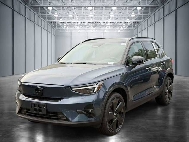 2026 VOLVO EX40