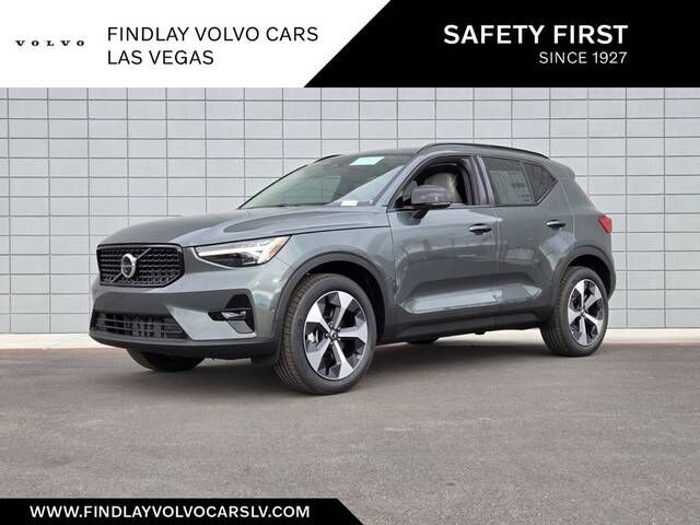 2026 VOLVO XC40