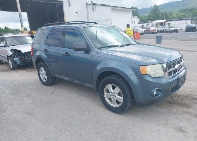 2010 FORD Escape