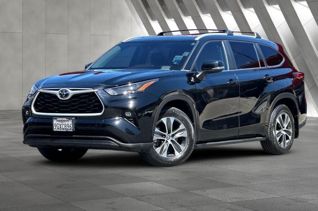 2023 TOYOTA Highlander