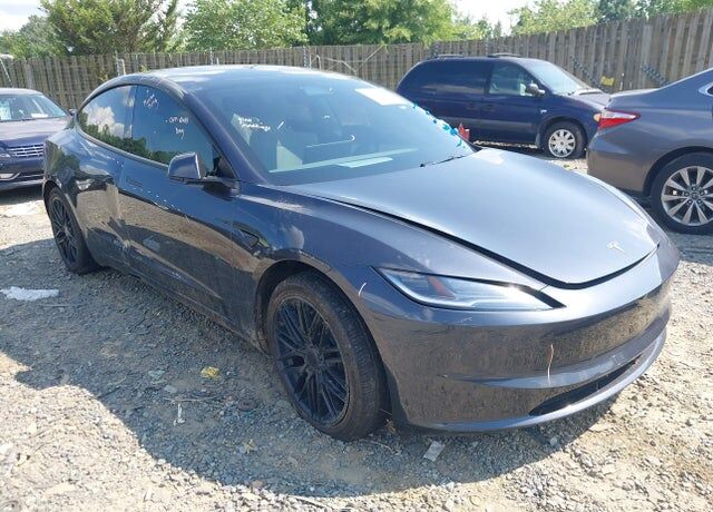 2025 TESLA Model 3