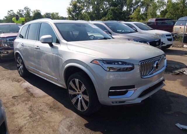 2021 VOLVO XC90