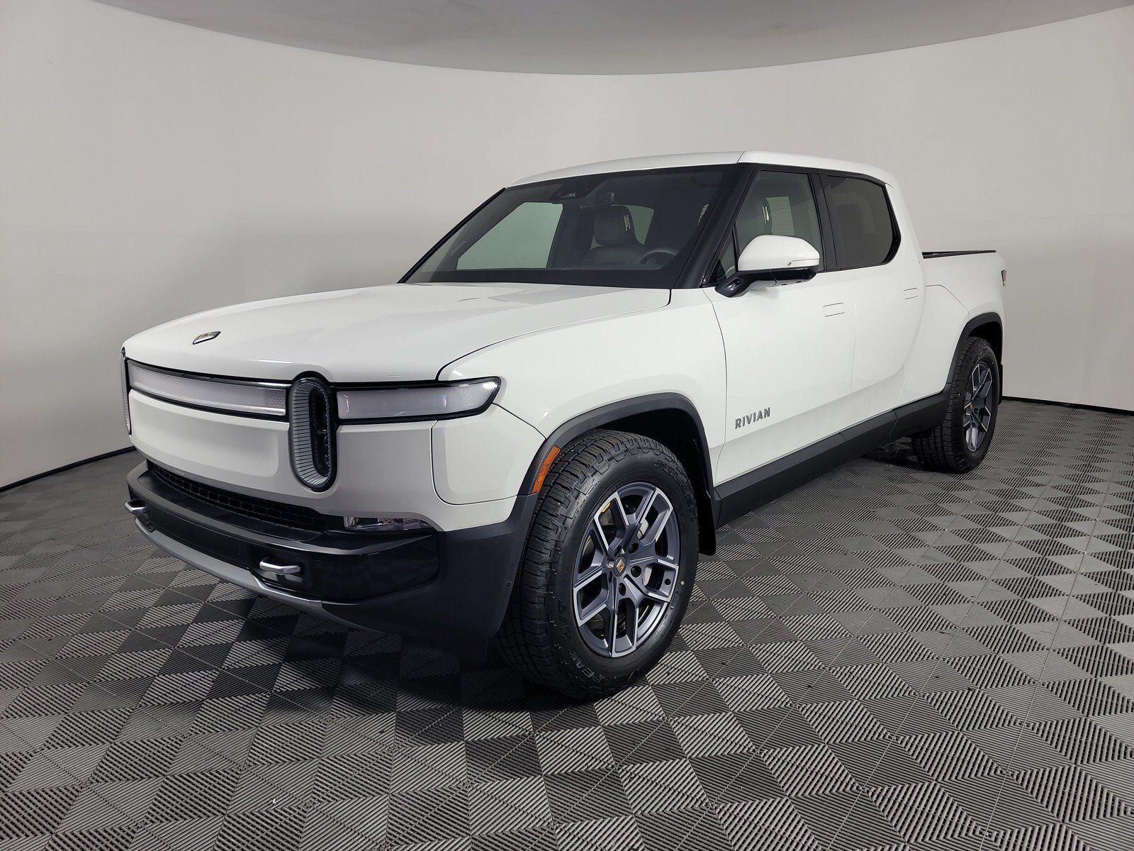 2023 RIVIAN R1T