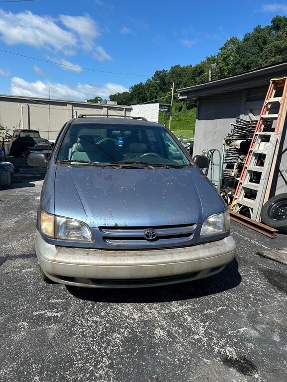 2000 TOYOTA Sienna