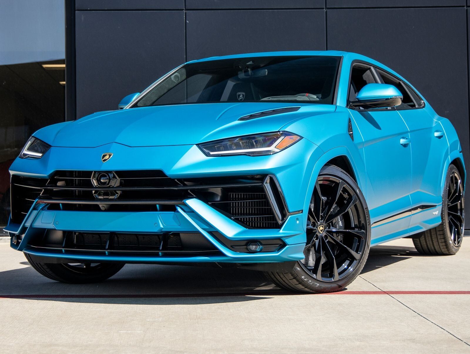 2024 LAMBORGHINI URUS