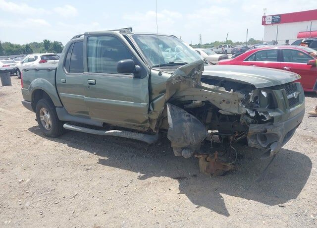2004 FORD Explorer