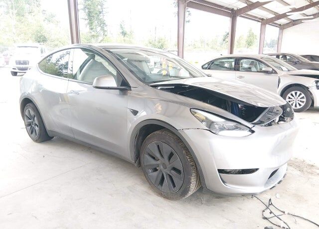 2025 TESLA Model Y