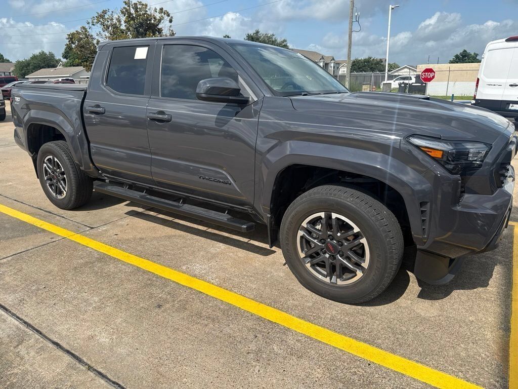 2024 TOYOTA Tacoma