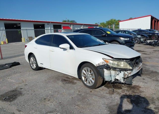 2013 LEXUS ES