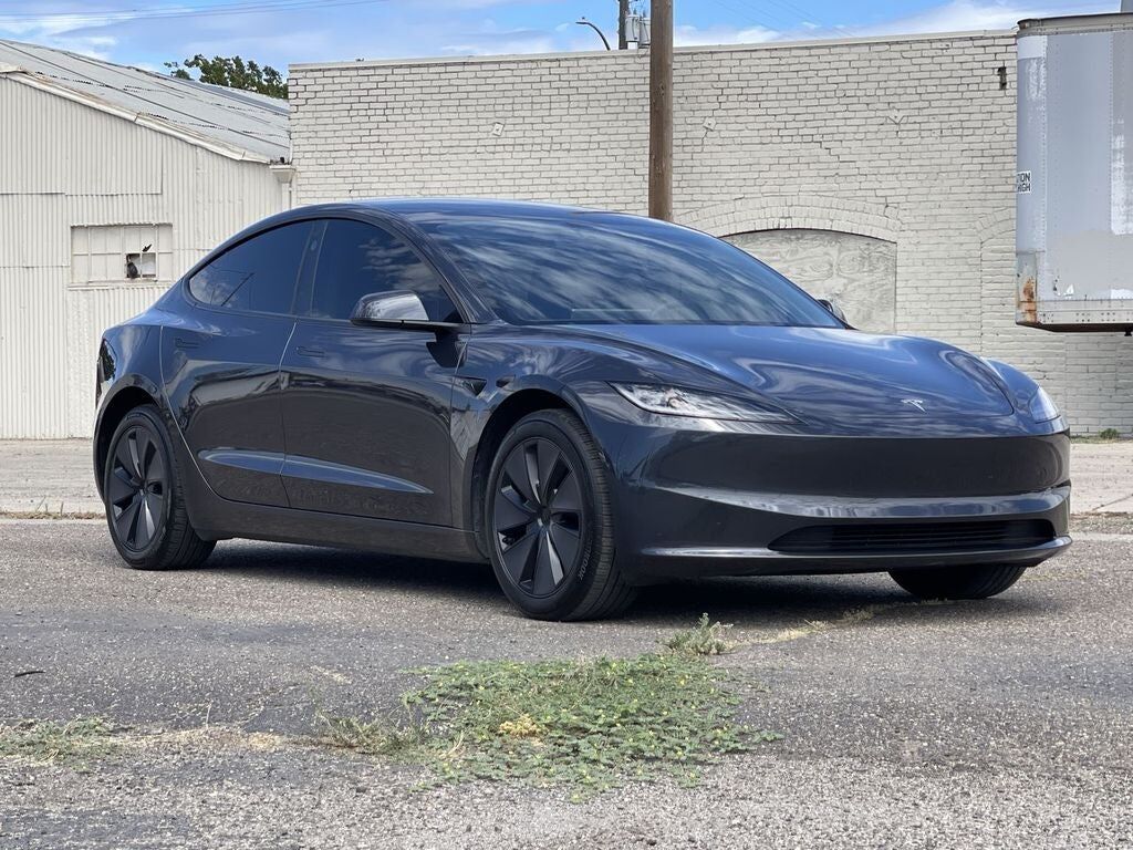 2025 TESLA Model 3