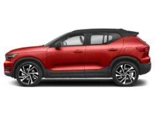 2021 VOLVO XC40