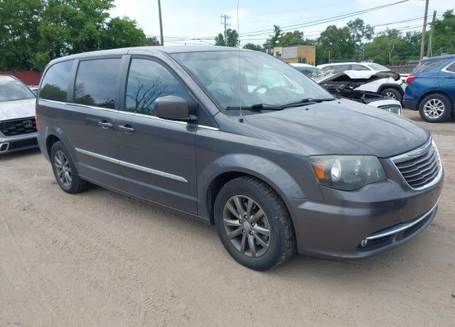 2015 CHRYSLER Town and Country