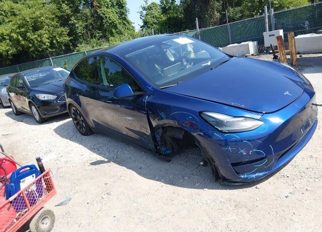 2024 TESLA Model Y