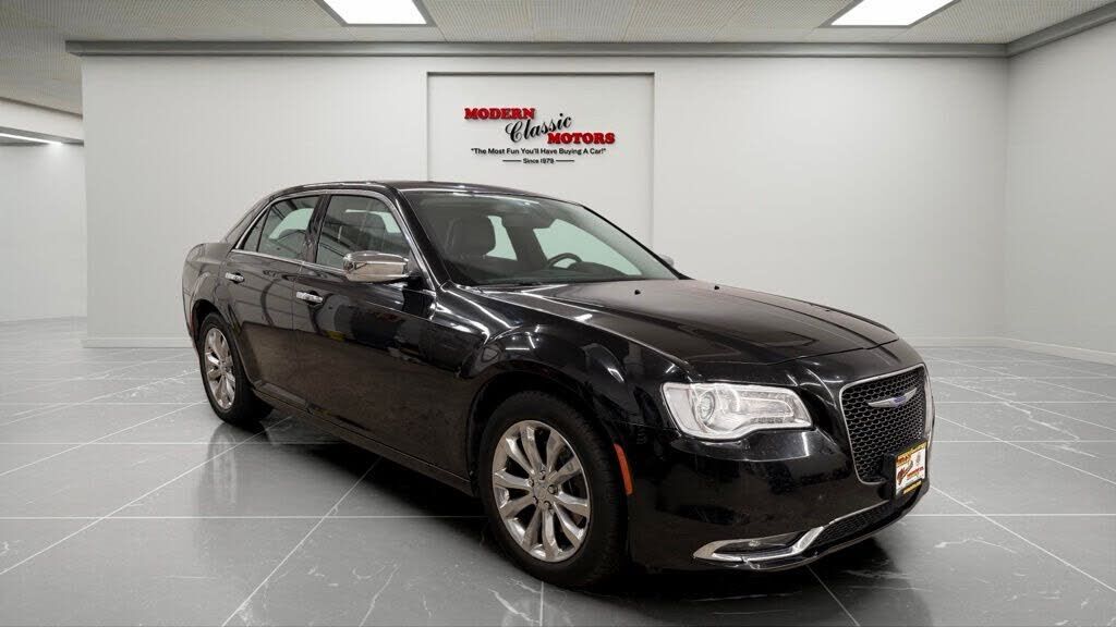 2019 CHRYSLER 300