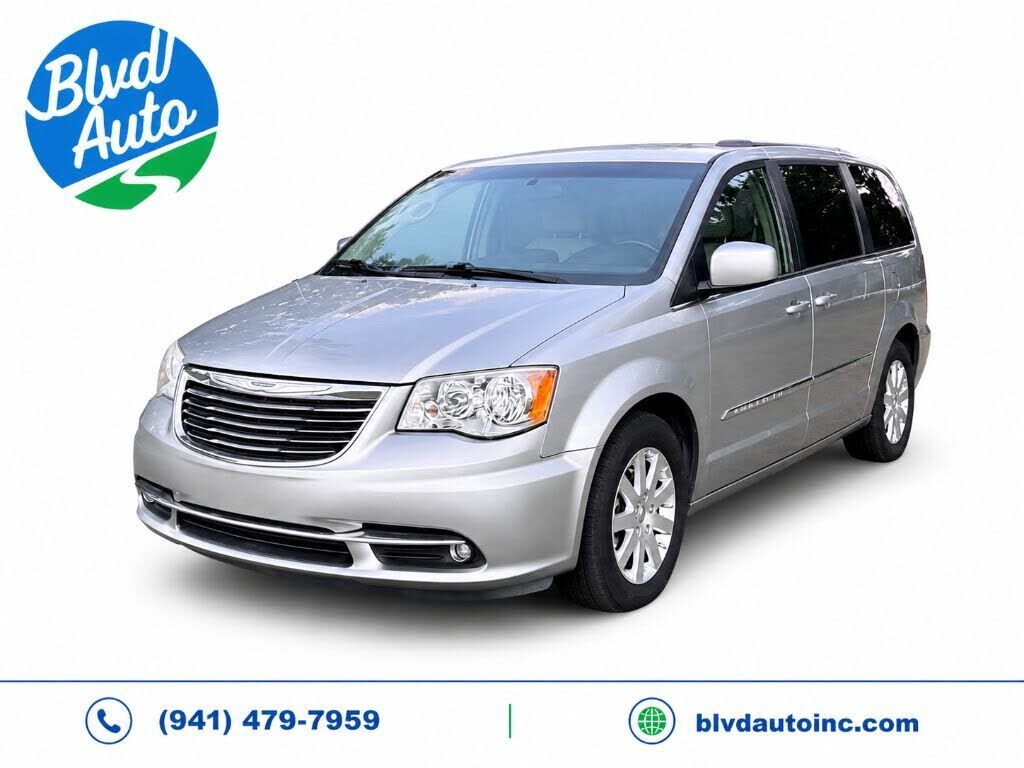 2016 CHRYSLER Town and Country