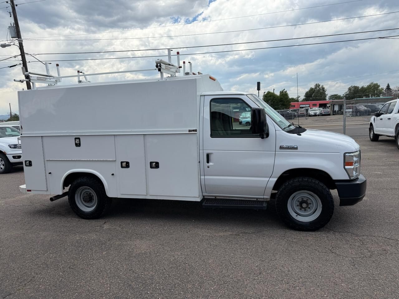 2017 FORD E-350