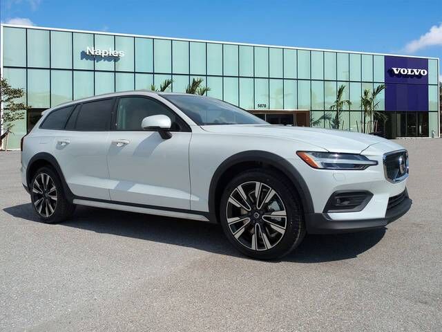 2026 VOLVO V60CC