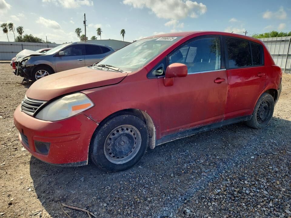 2011 NISSAN Versa