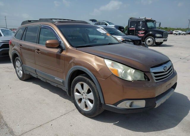2011 SUBARU Outback