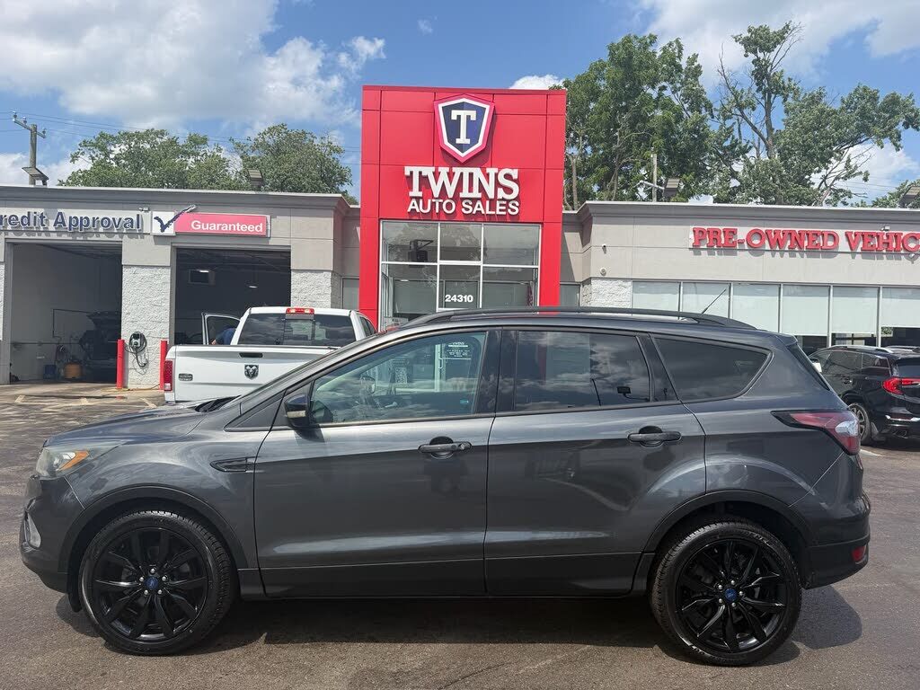 2017 FORD Escape