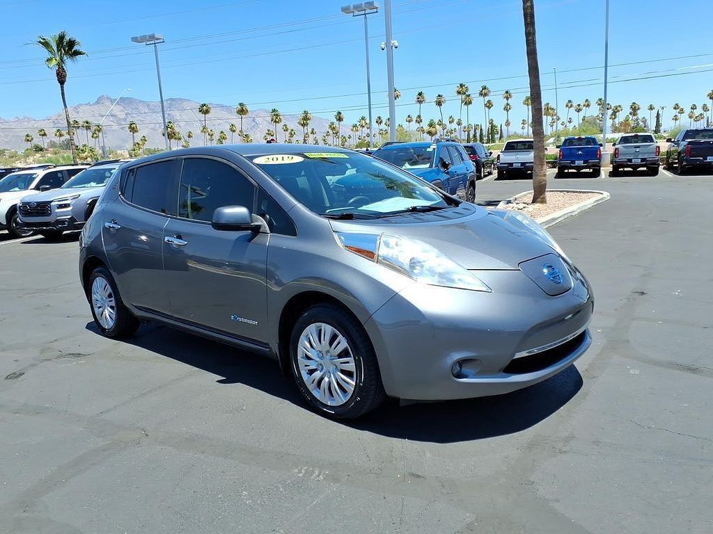 2016 NISSAN Leaf