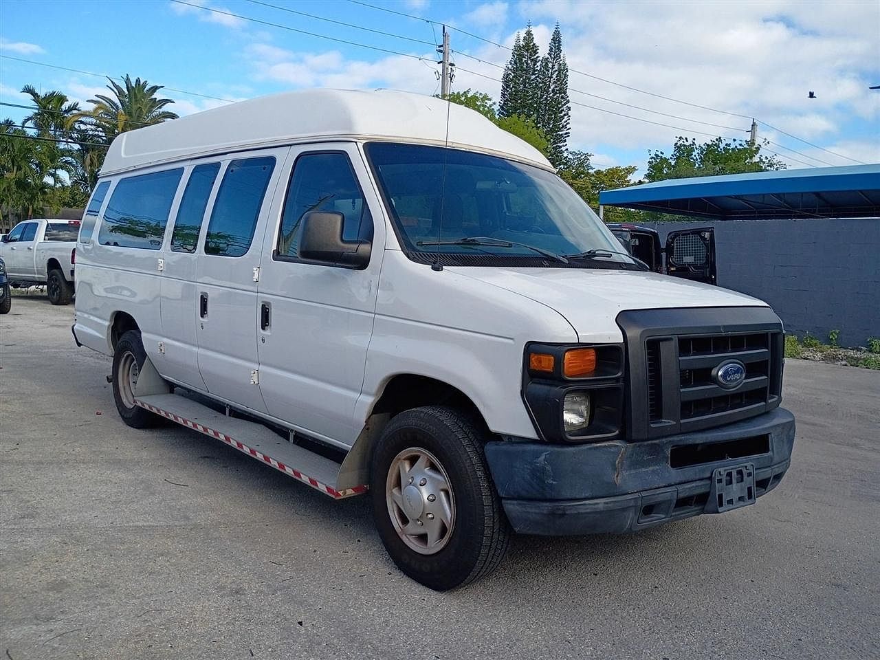 2012 FORD E-250